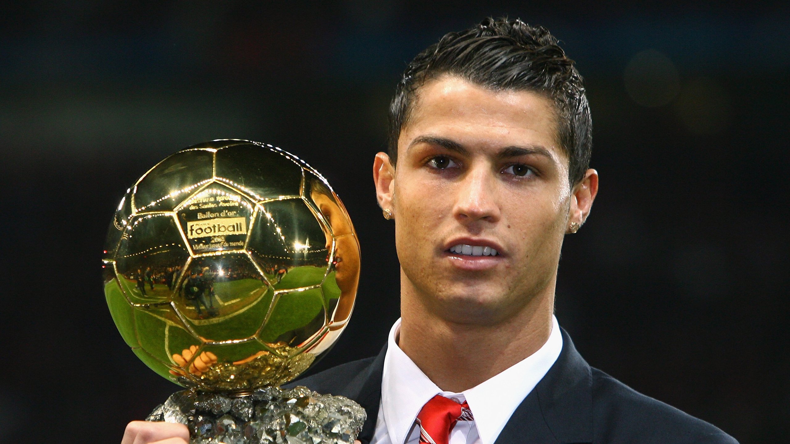 乔治·巴尔：全黑队的中场指挥官，为球队进攻提供稳定支持，乔治巴顿上路