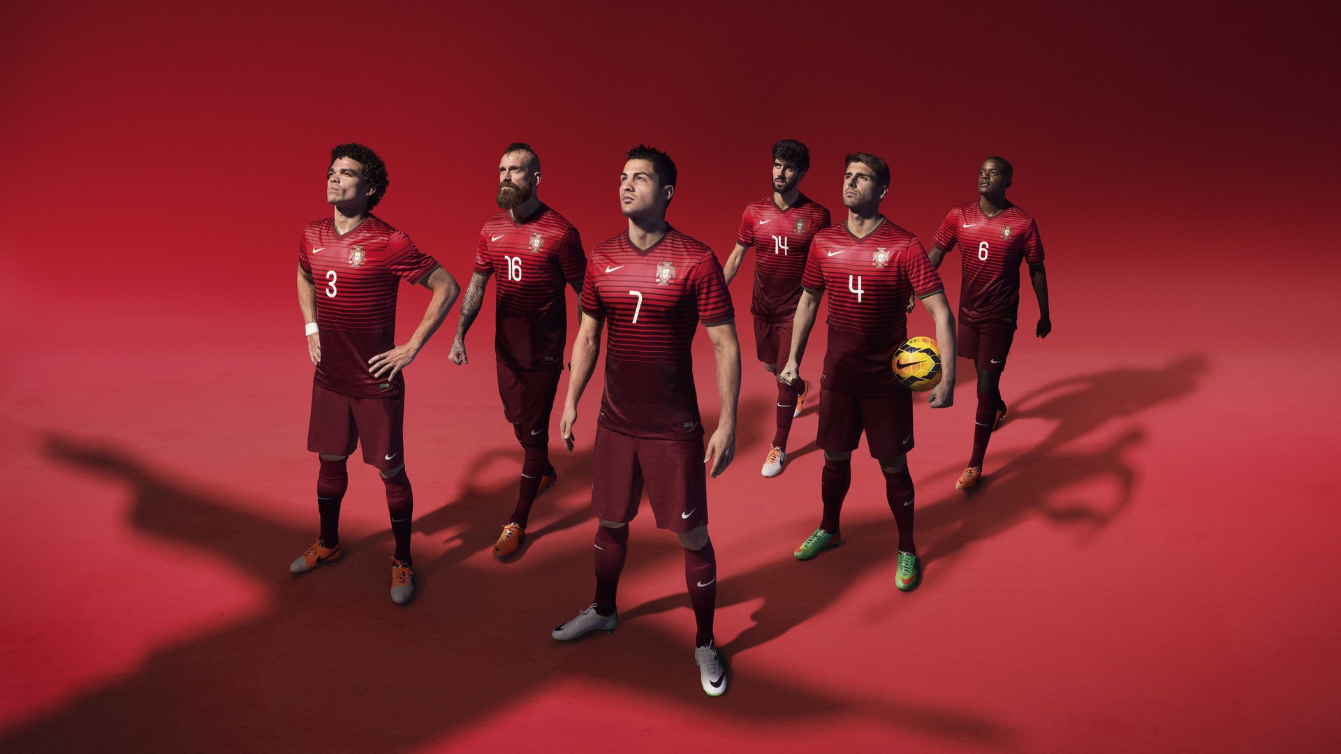 乔治·巴尔：全黑队的中场指挥官，为球队进攻提供稳定支持，乔治巴顿上路