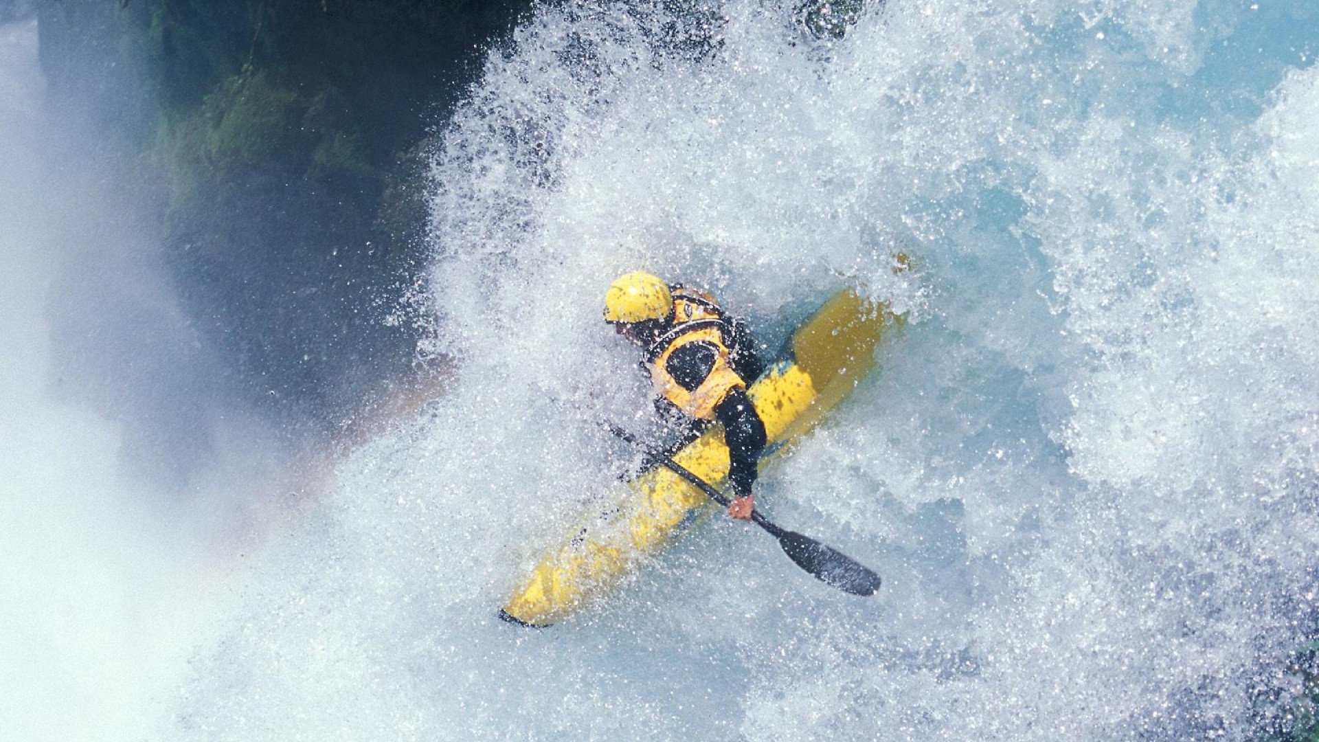职业联赛设立发展球员观察名单鼓励长期培养，职业联赛和发展联赛